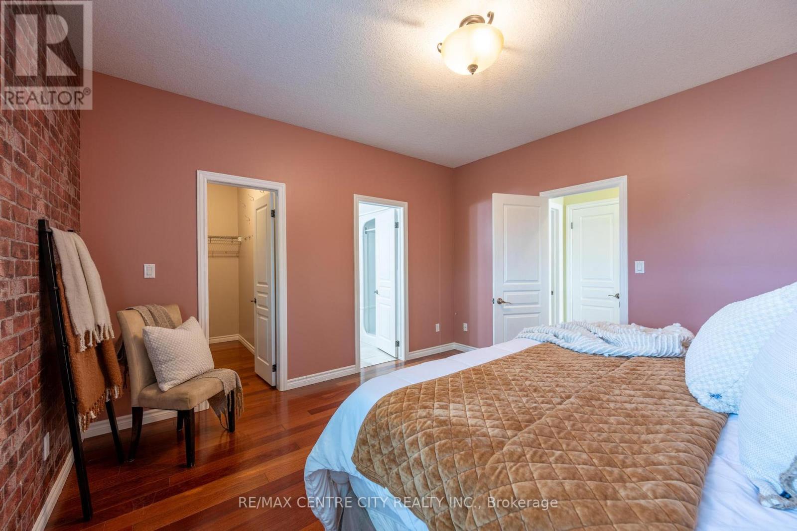 19 Hamilton Street Property Photo 15