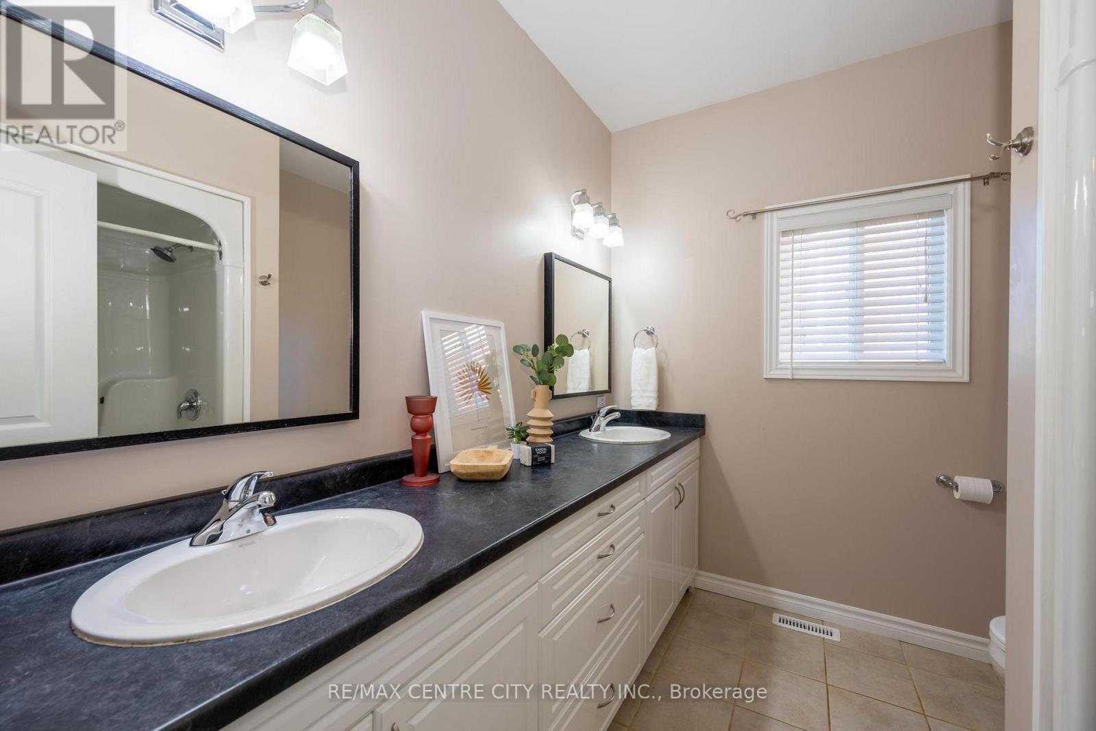 19 Hamilton Street Property Photo 16