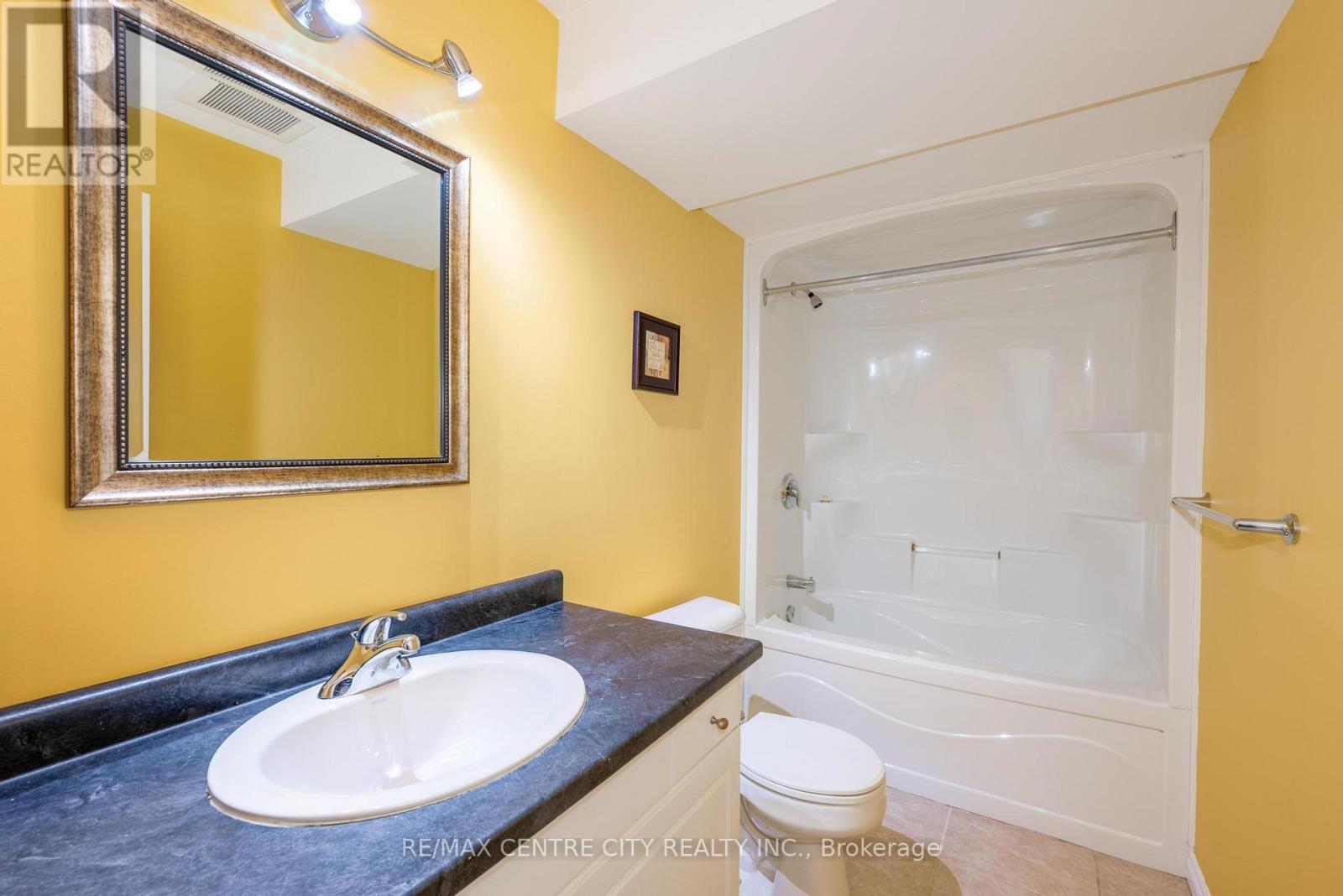 19 Hamilton Street Property Photo 23
