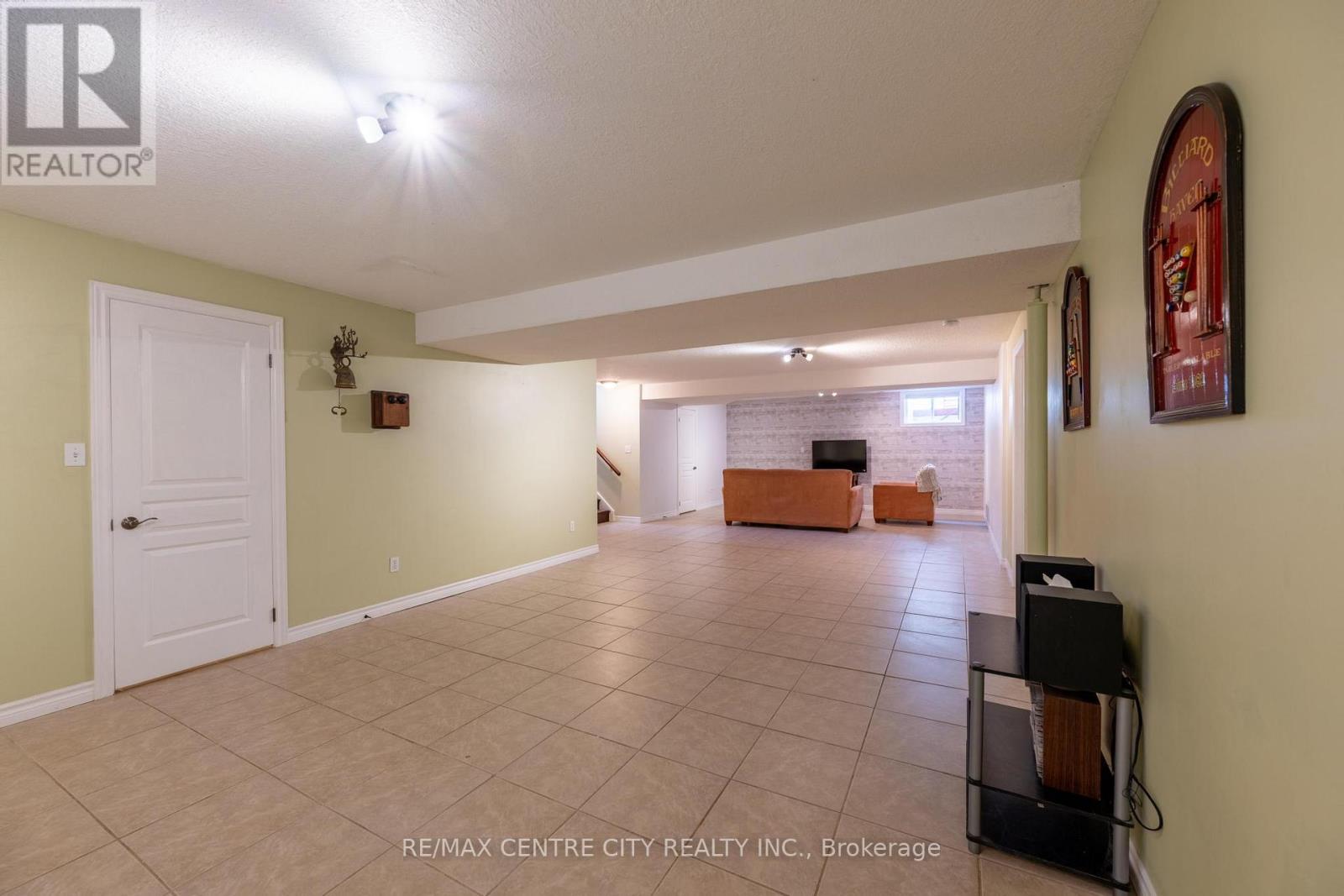 19 Hamilton Street Property Photo 25