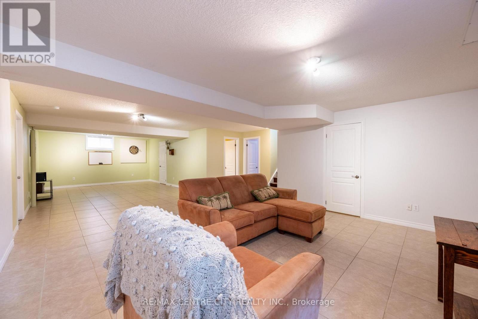 19 Hamilton Street Property Photo 26