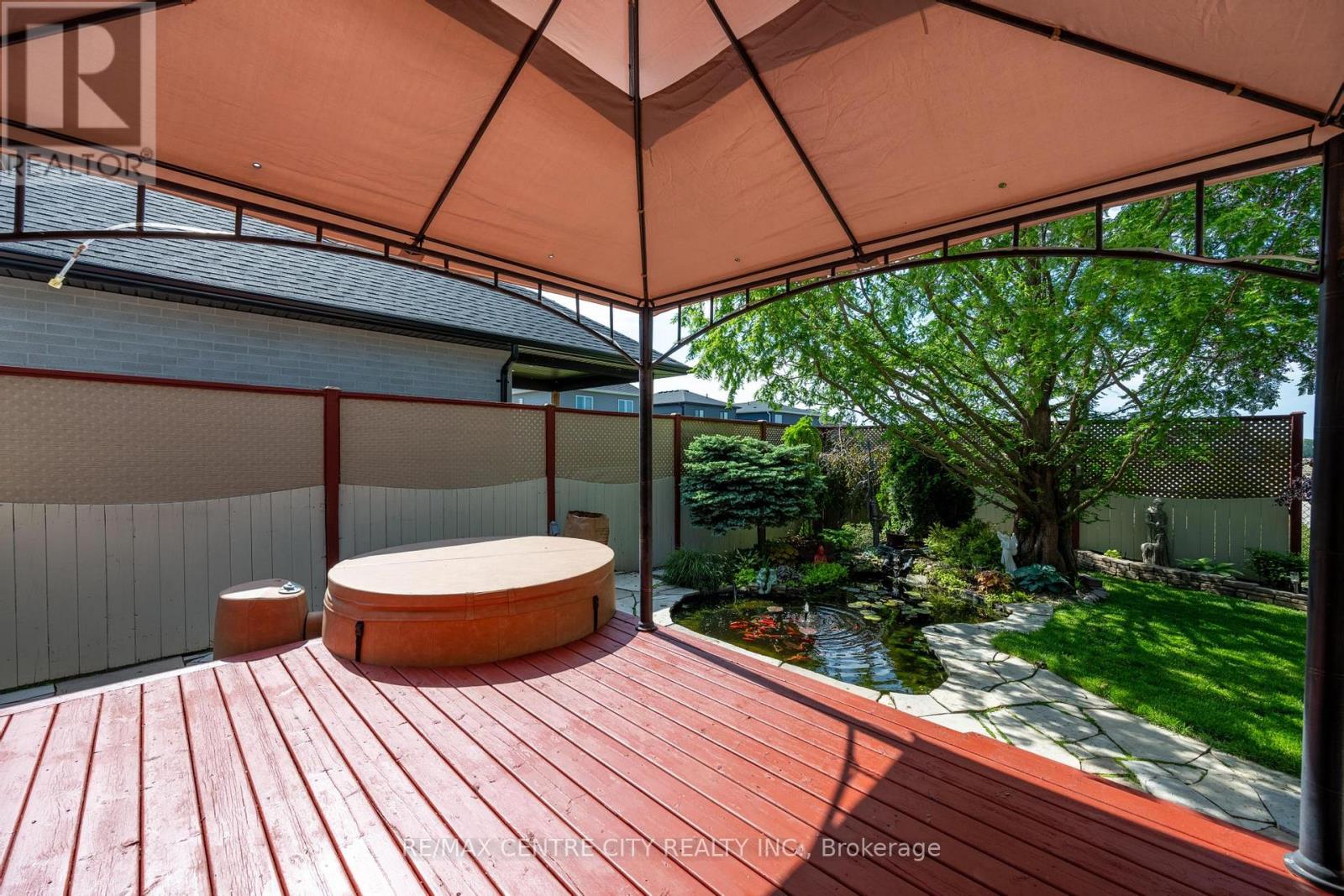 19 Hamilton Street Property Photo 33