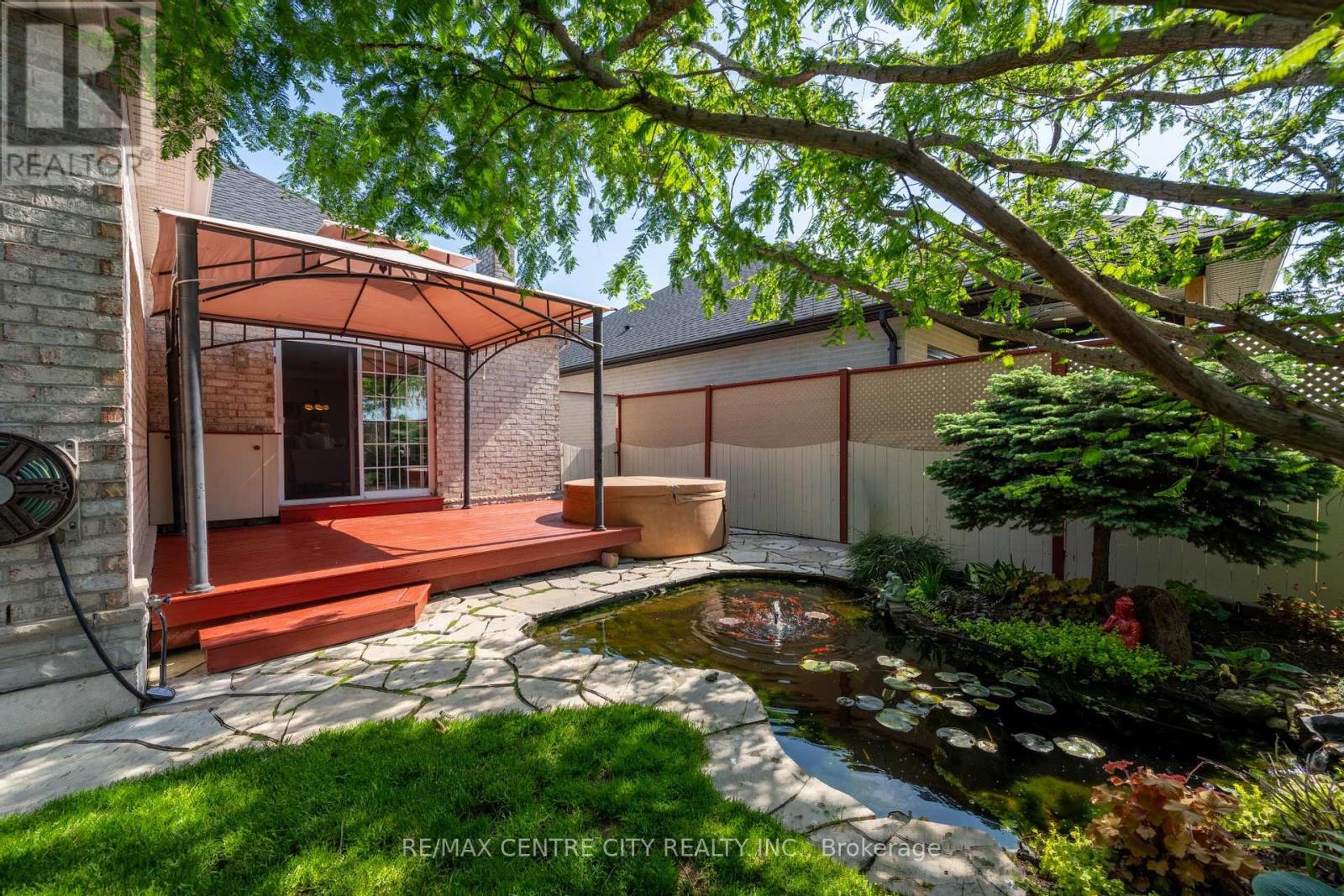 19 Hamilton Street Property Photo 35