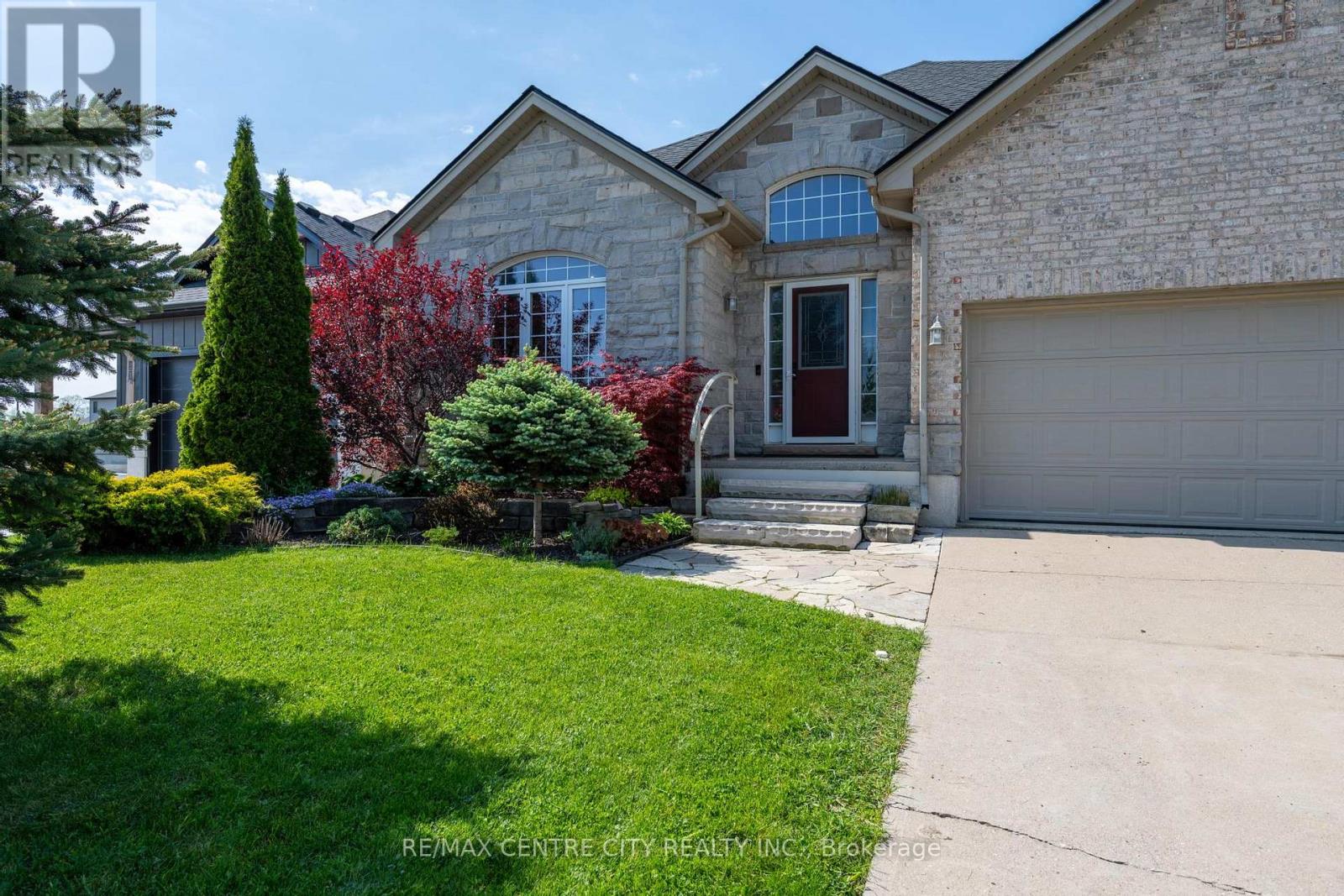 19 Hamilton Street Property Photo 45
