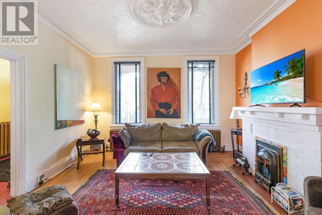 100 Wentworth Street S Property Photo 6