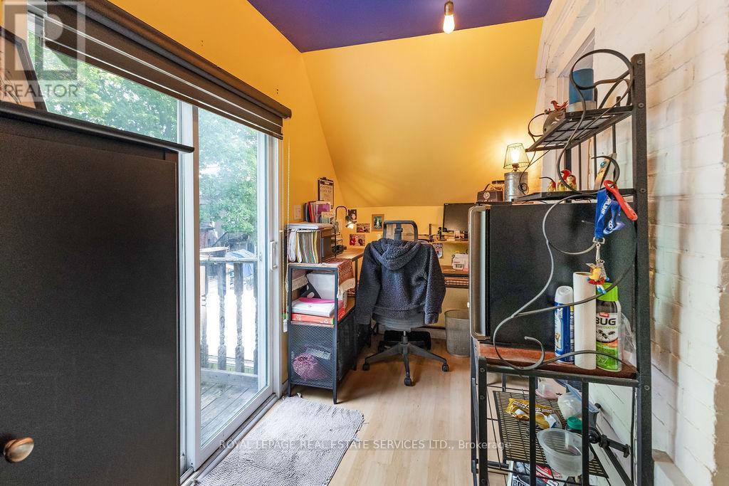 100 Wentworth Street S Property Photo 21