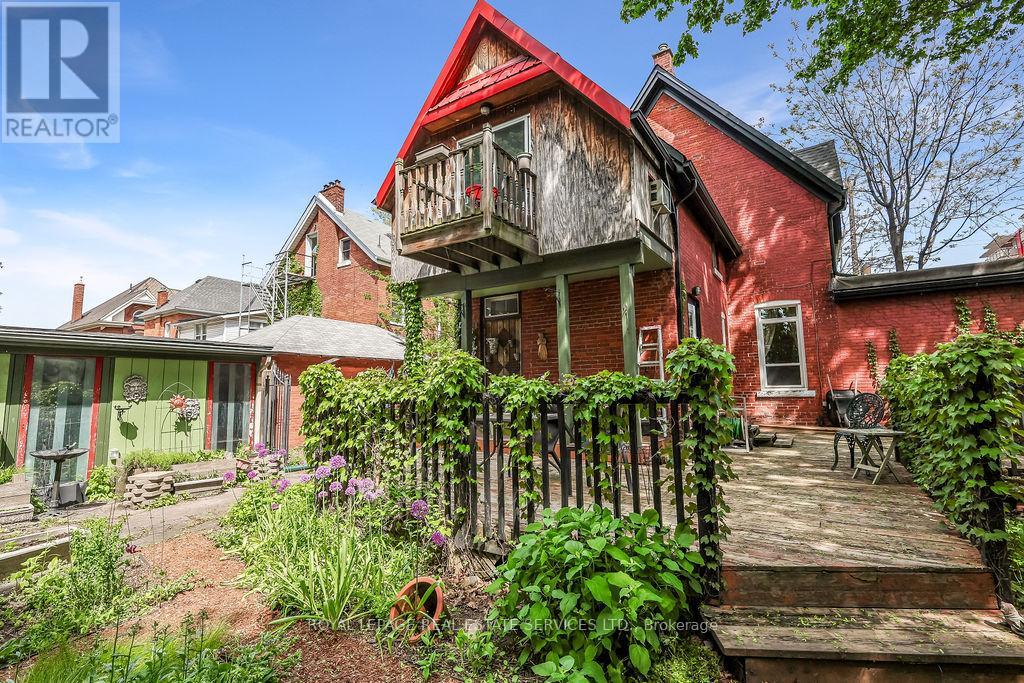100 Wentworth Street S Property Photo 25