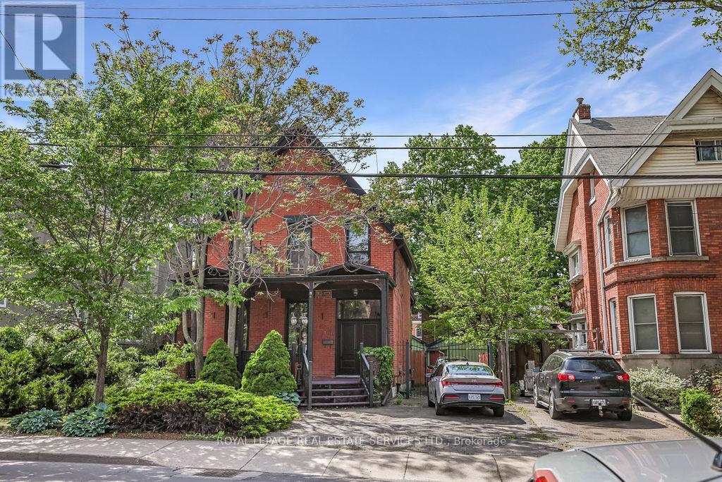 100 Wentworth Street S Property Photo 32