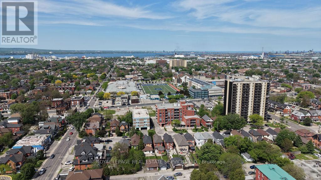 100 Wentworth Street S Property Photo 36