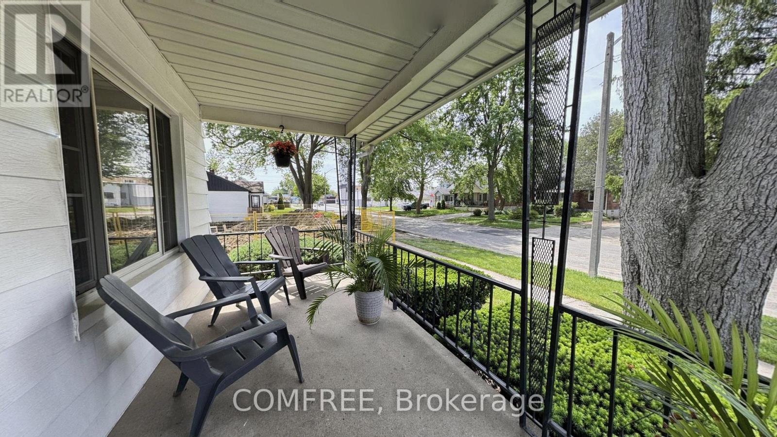 1958 George Avenue Property Photo 2