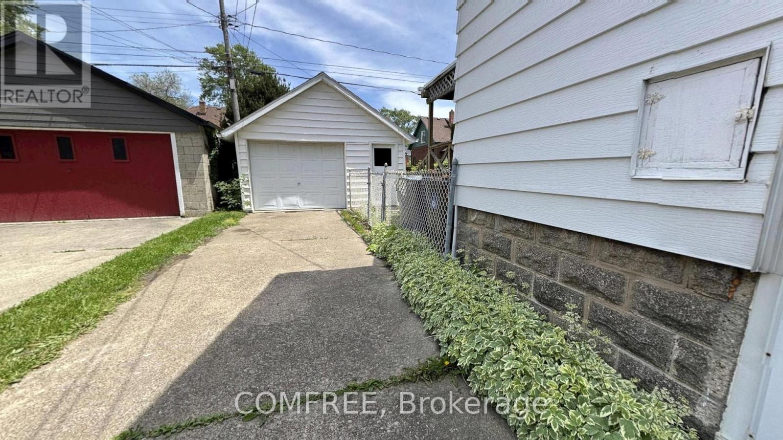1958 George Avenue Property Photo 27