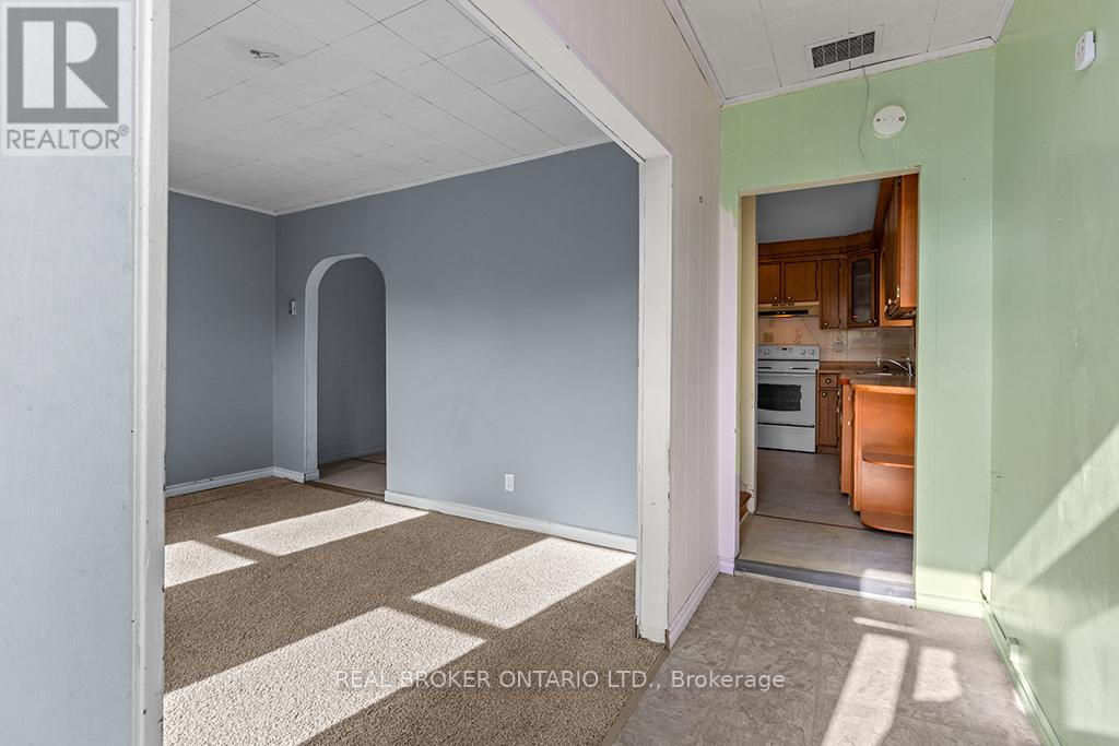 1323 2nd Avenue W Property Photo 8