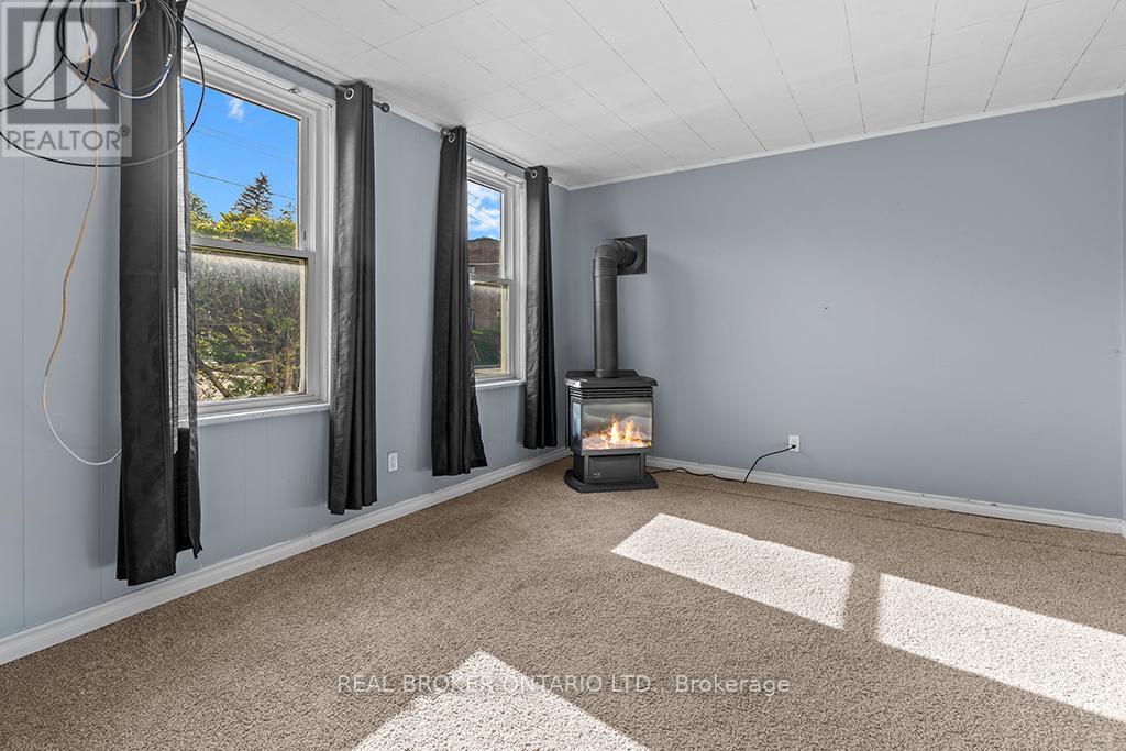 1323 2nd Avenue W Property Photo 9