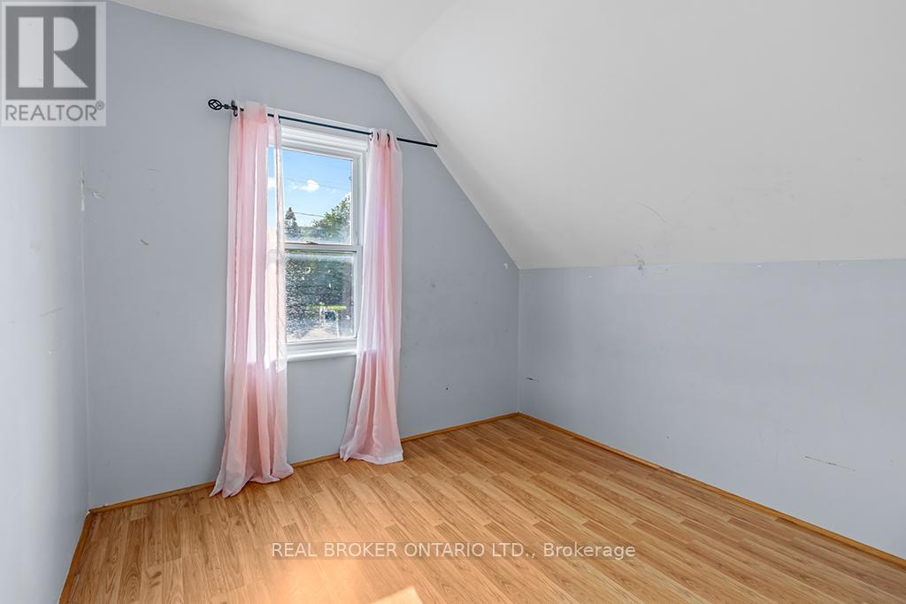 1323 2nd Avenue W Property Photo 26