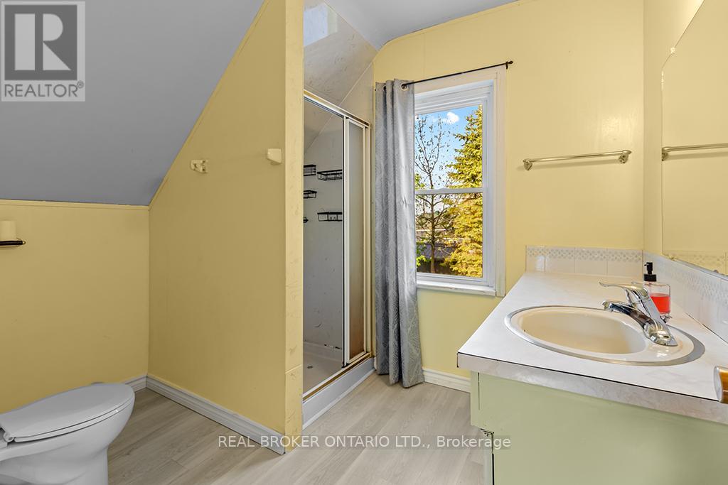 1323 2nd Avenue W Property Photo 30