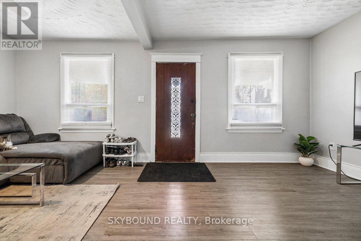 165 Paling Avenue Property Photo 2