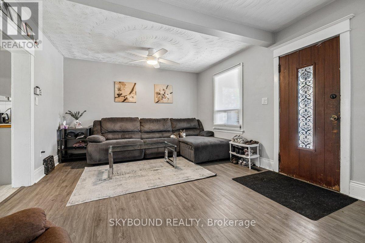 165 Paling Avenue Property Photo 3