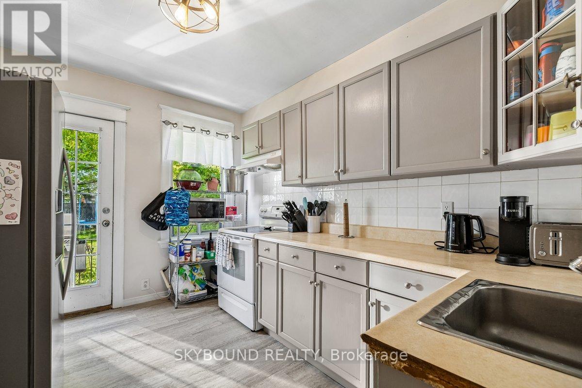 165 Paling Avenue Property Photo 6