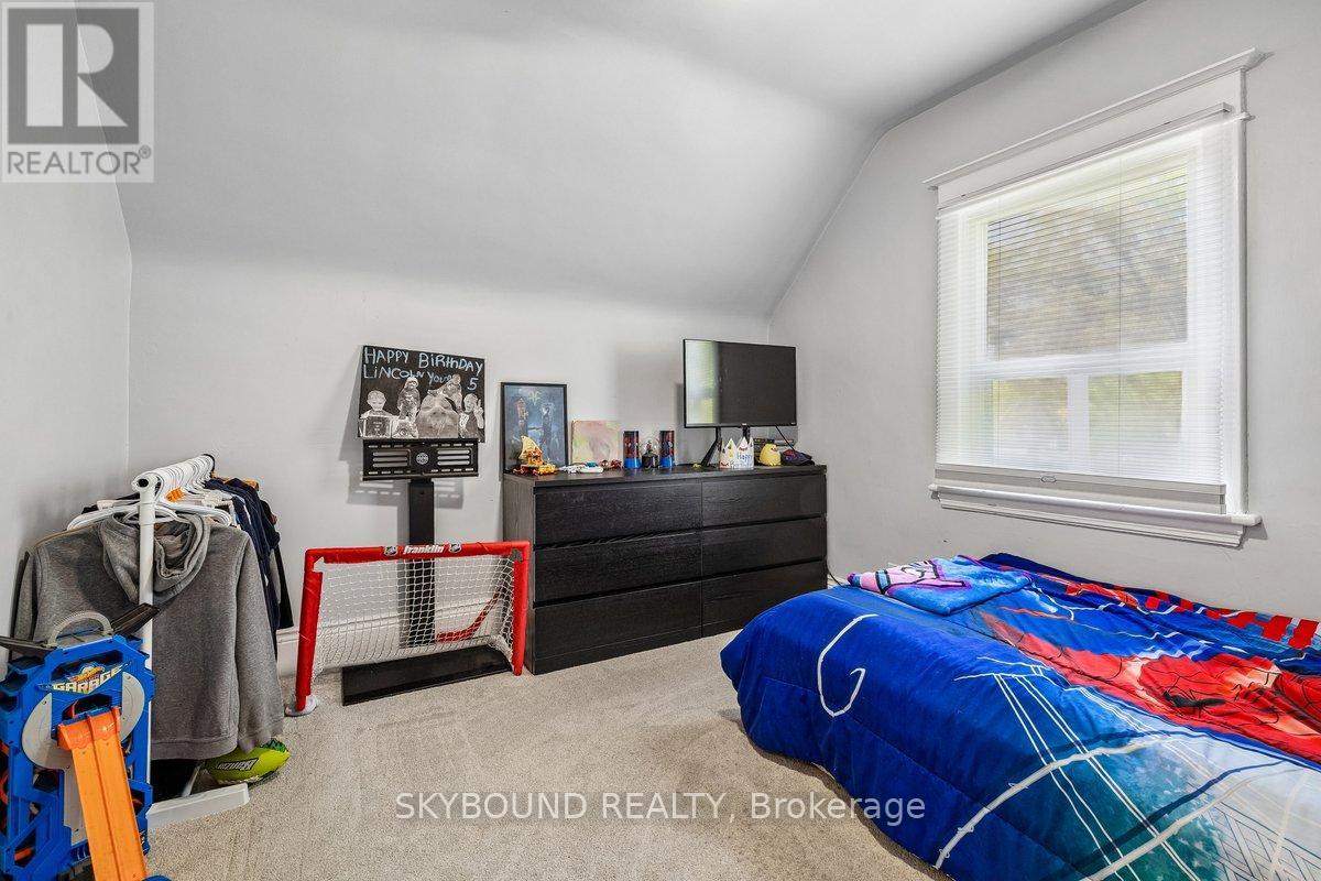 165 Paling Avenue Property Photo 11