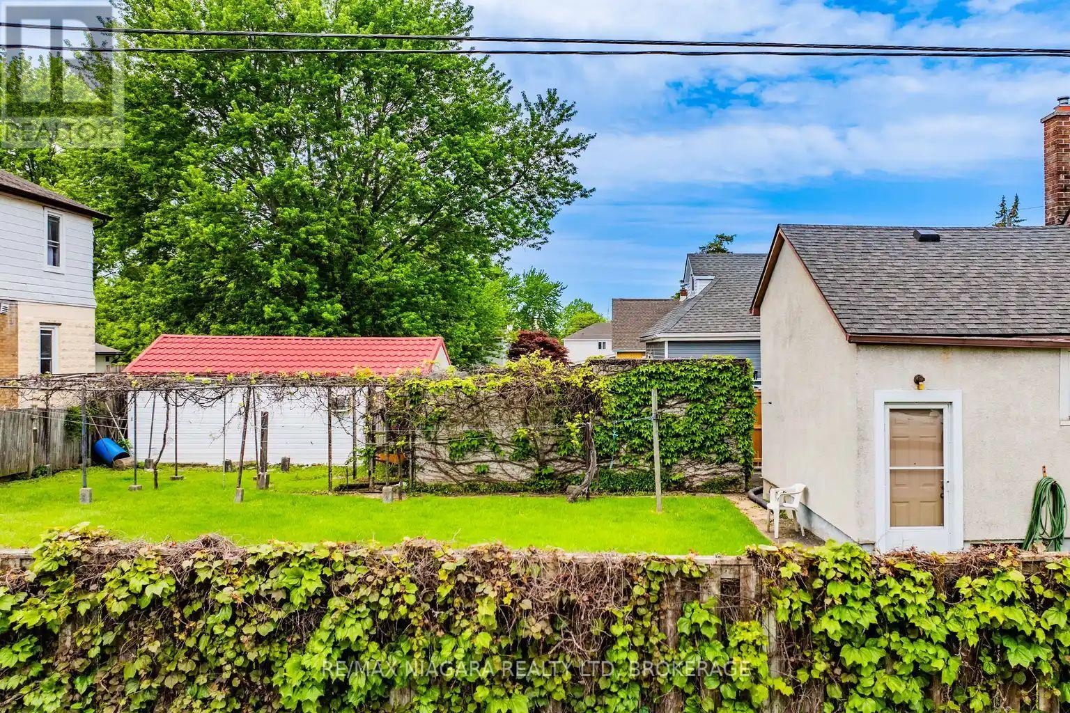 5719 Temperance Avenue E Property Photo 6
