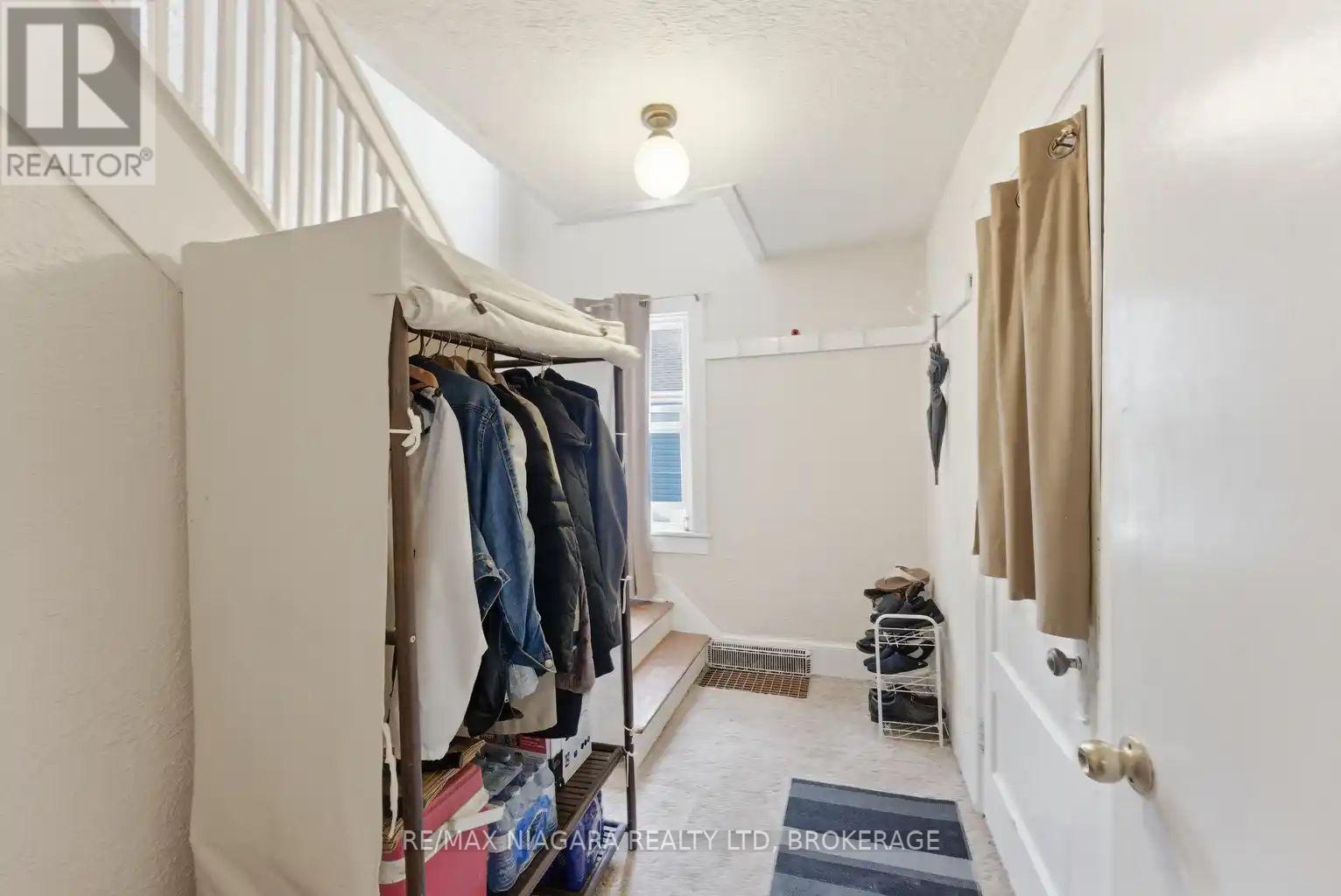 5719 Temperance Avenue E Property Photo 10