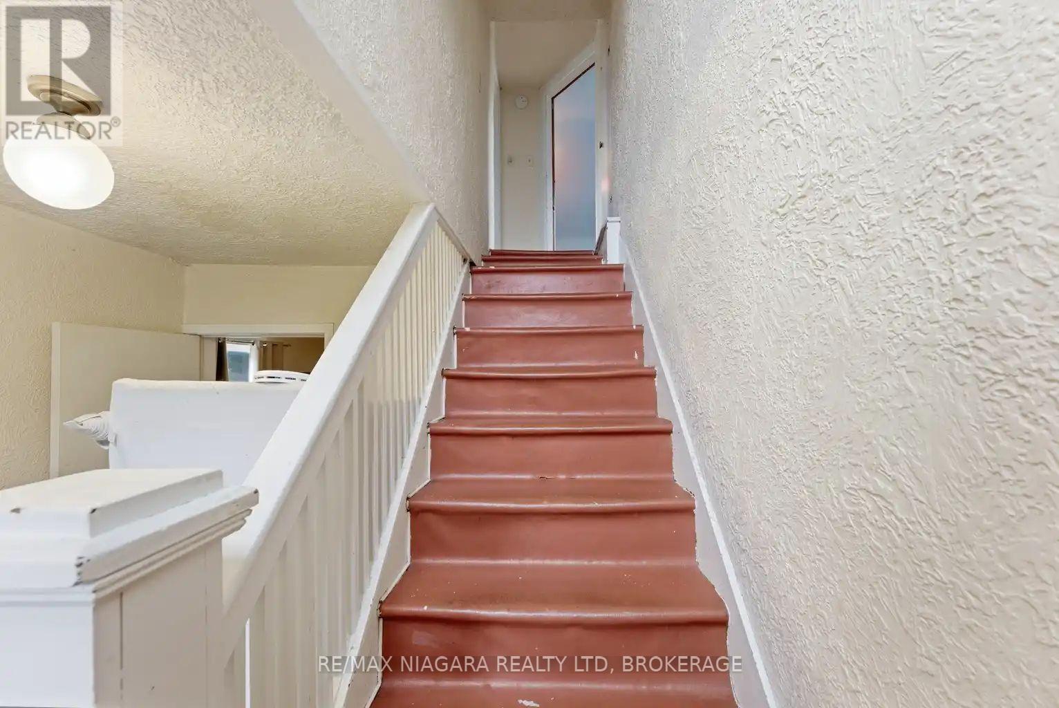 5719 Temperance Avenue E Property Photo 11