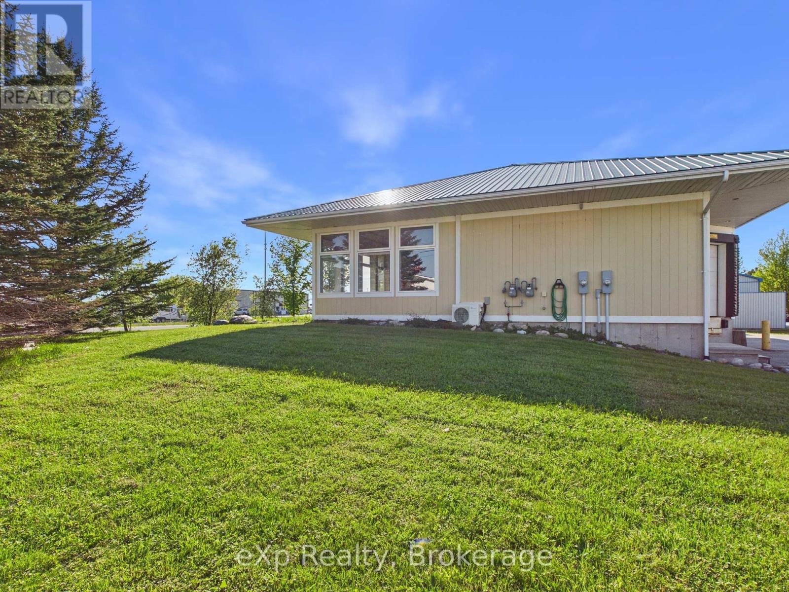 1223 Mackenzie Road Property Photo 3