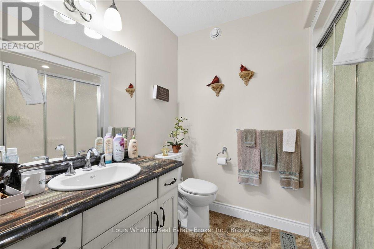 113 B 13th Avenue Property Photo 7