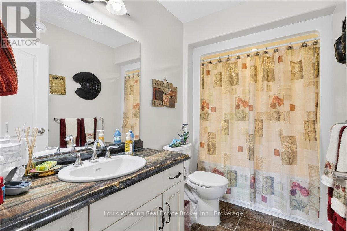 113 B 13th Avenue Property Photo 9