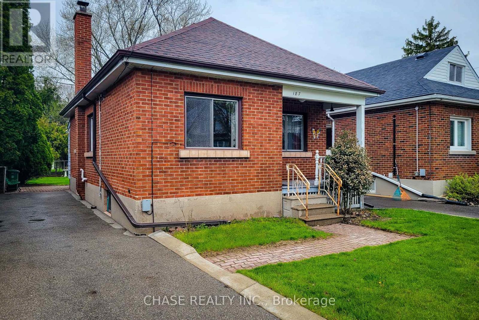 187 PARADISE ROAD N Property Photo 1
