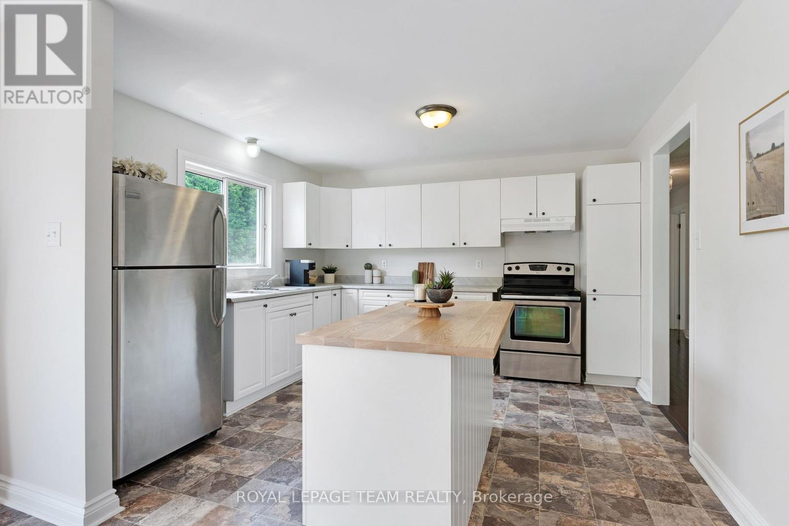 8133 County Rd 44 Road Property Photo 8