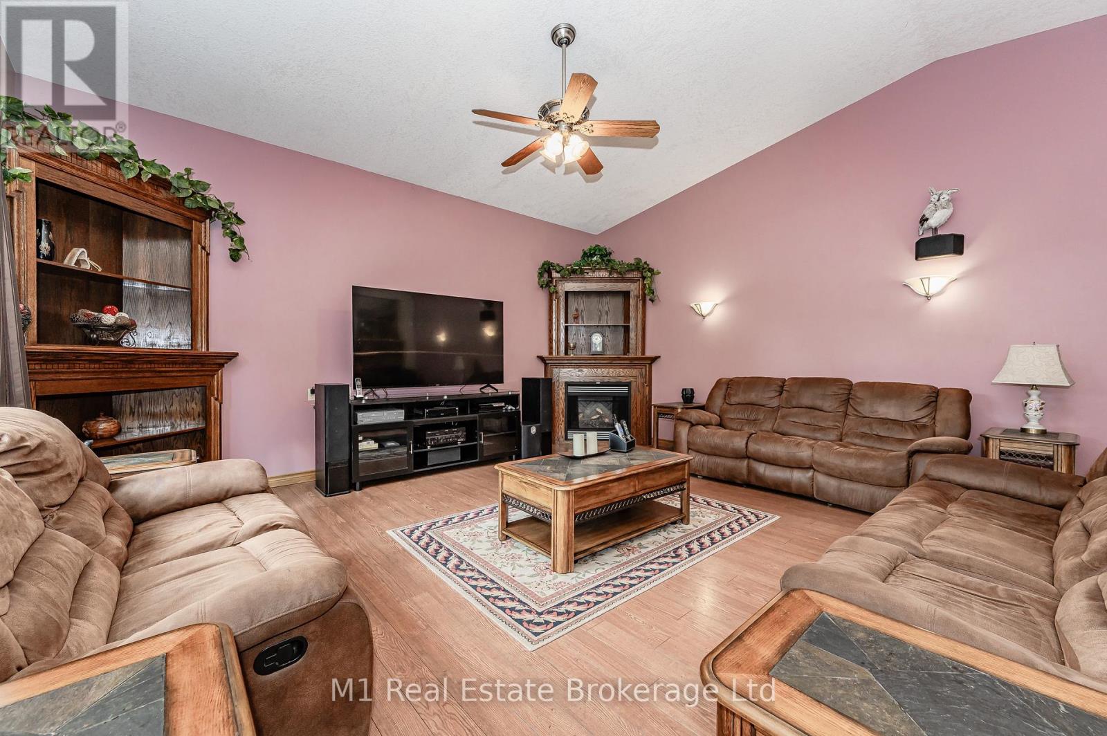 6946 Fife Road Property Photo 9