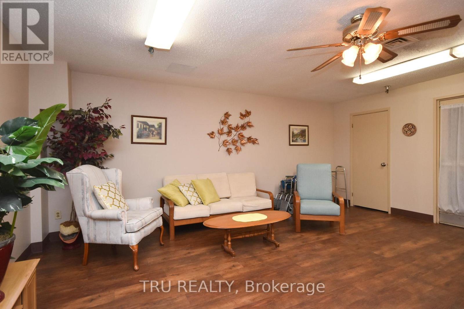807 - 1505 Baseline Road Property Photo 25