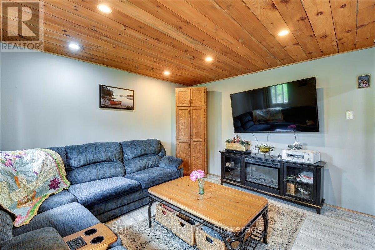 20 Art Bott Road Property Photo 11