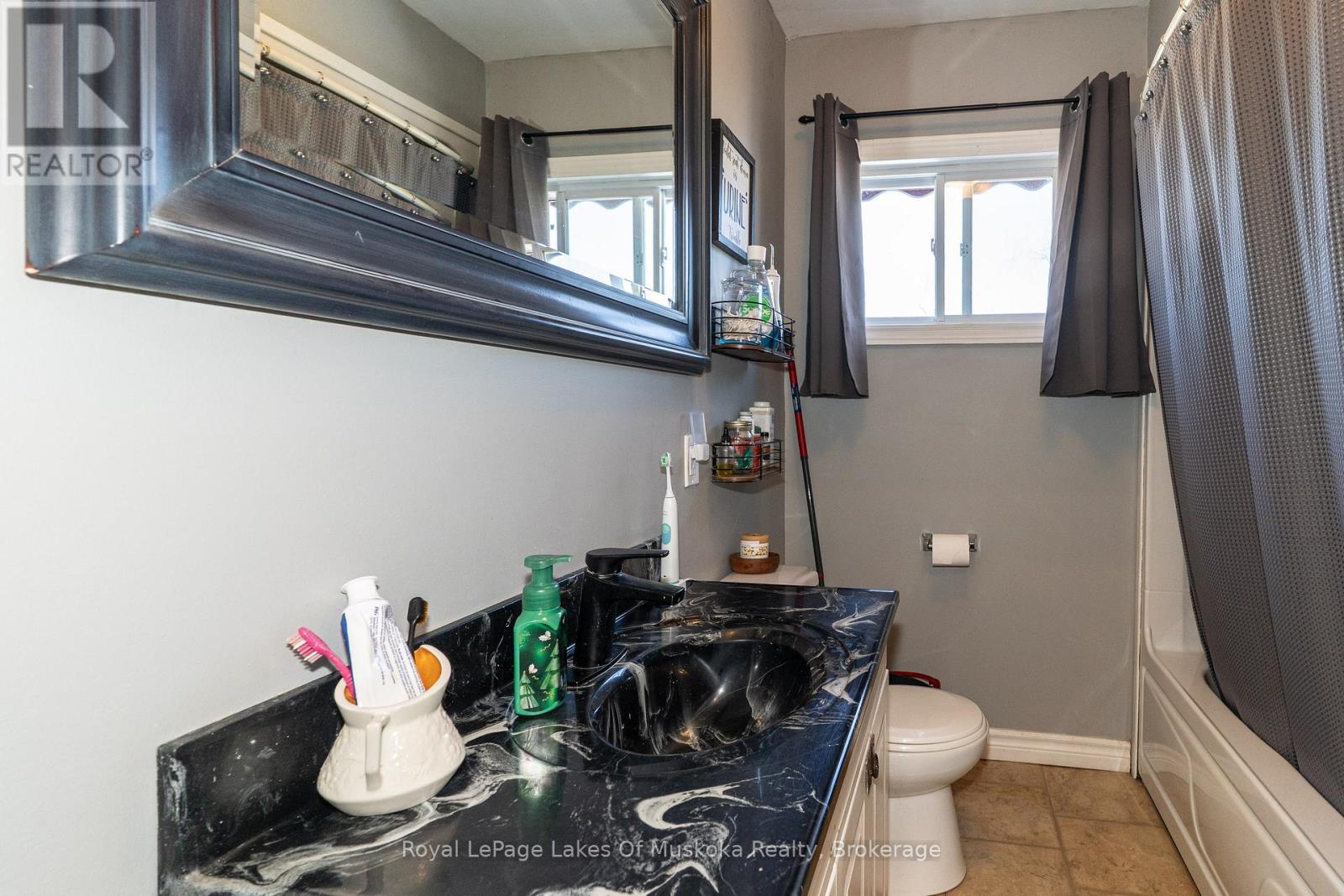7 East Airport Road Property Photo 16