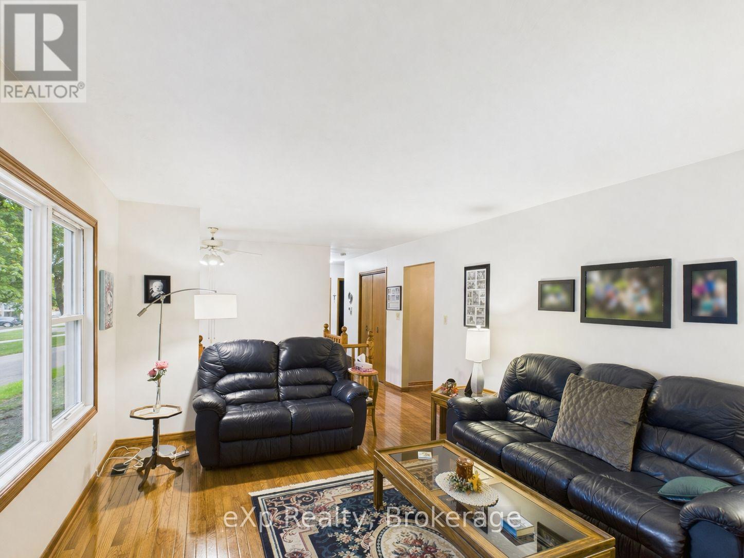 303 Mary Street Property Photo 7