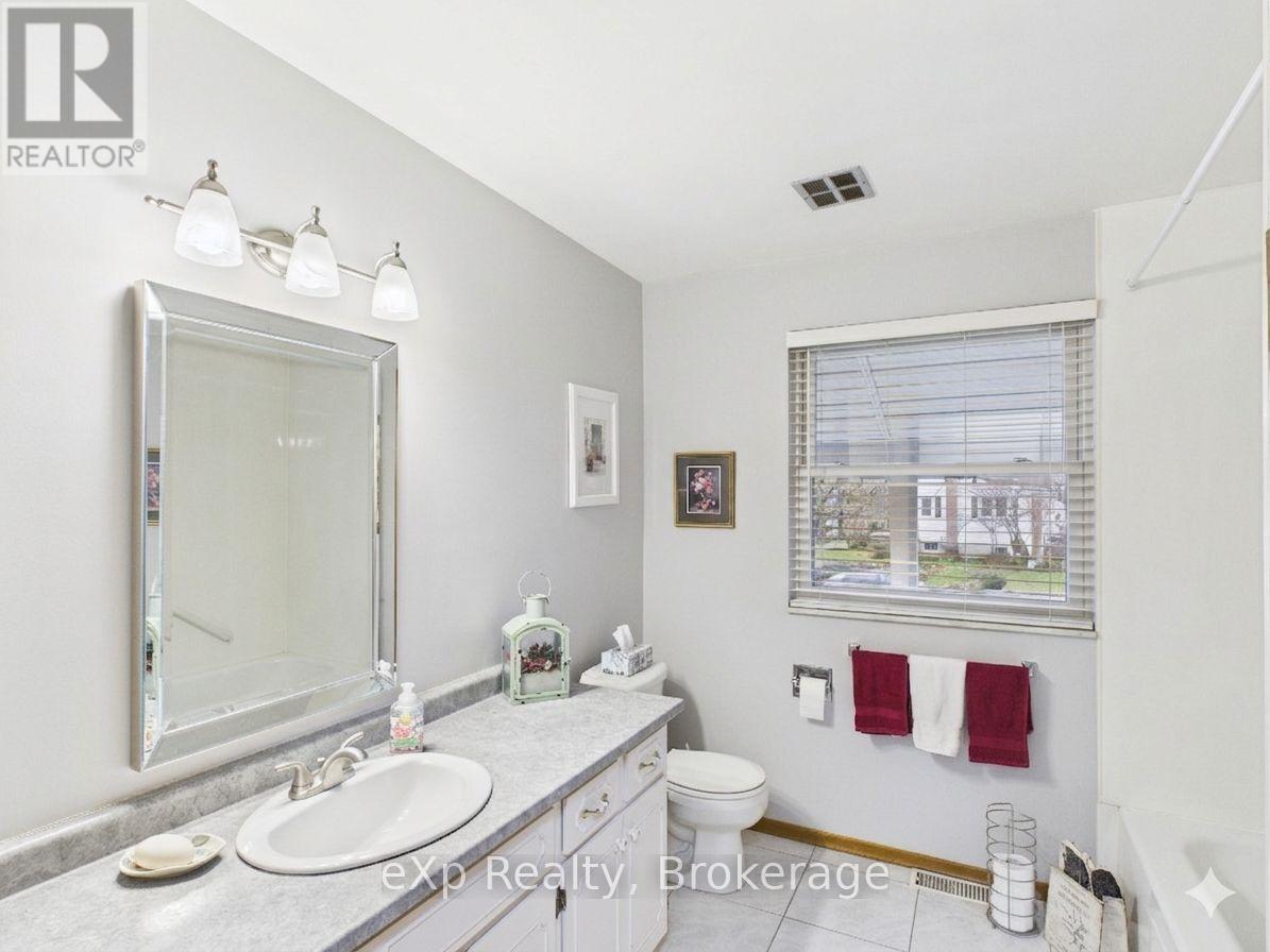 303 Mary Street Property Photo 14