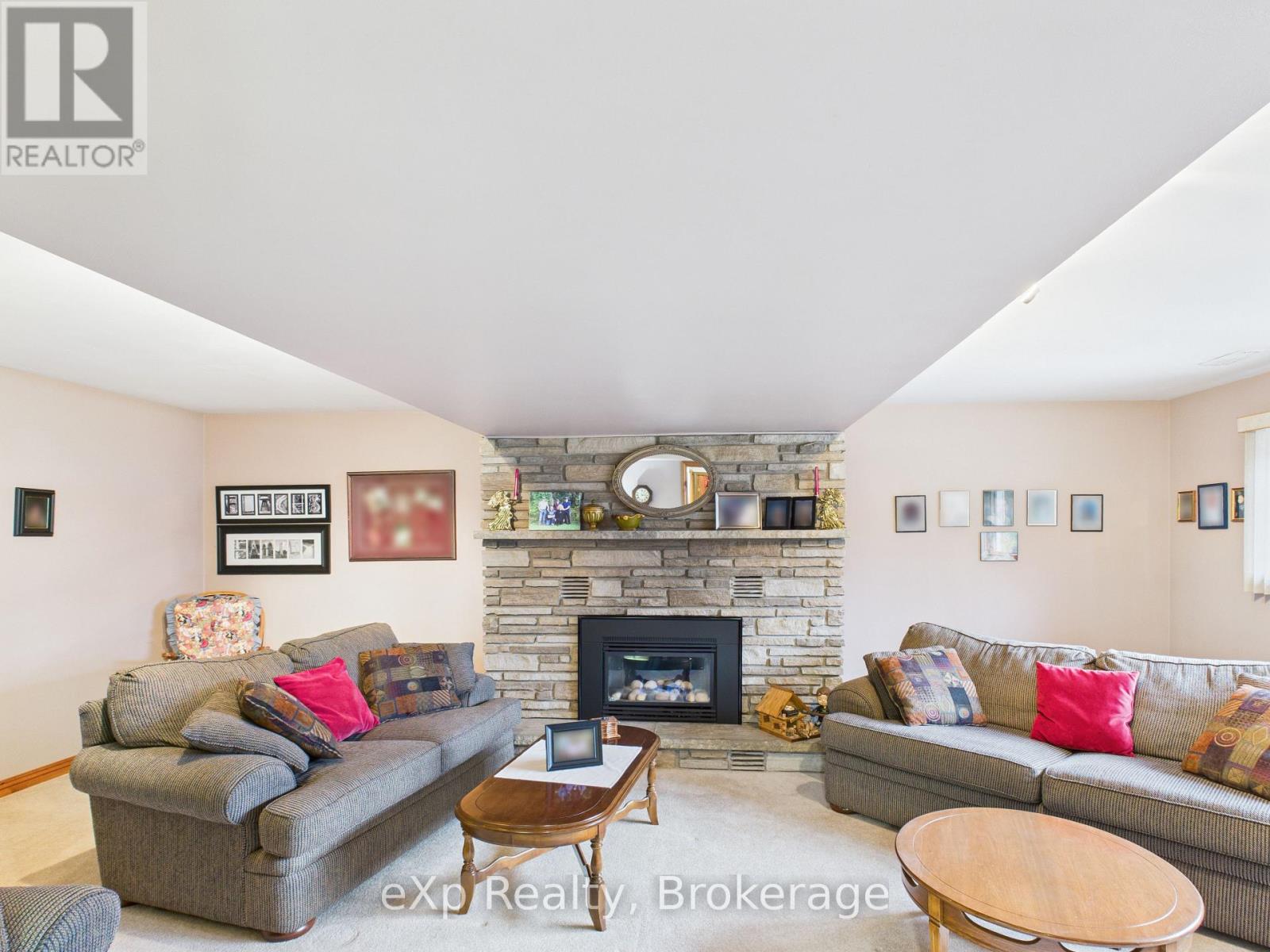 303 Mary Street Property Photo 22