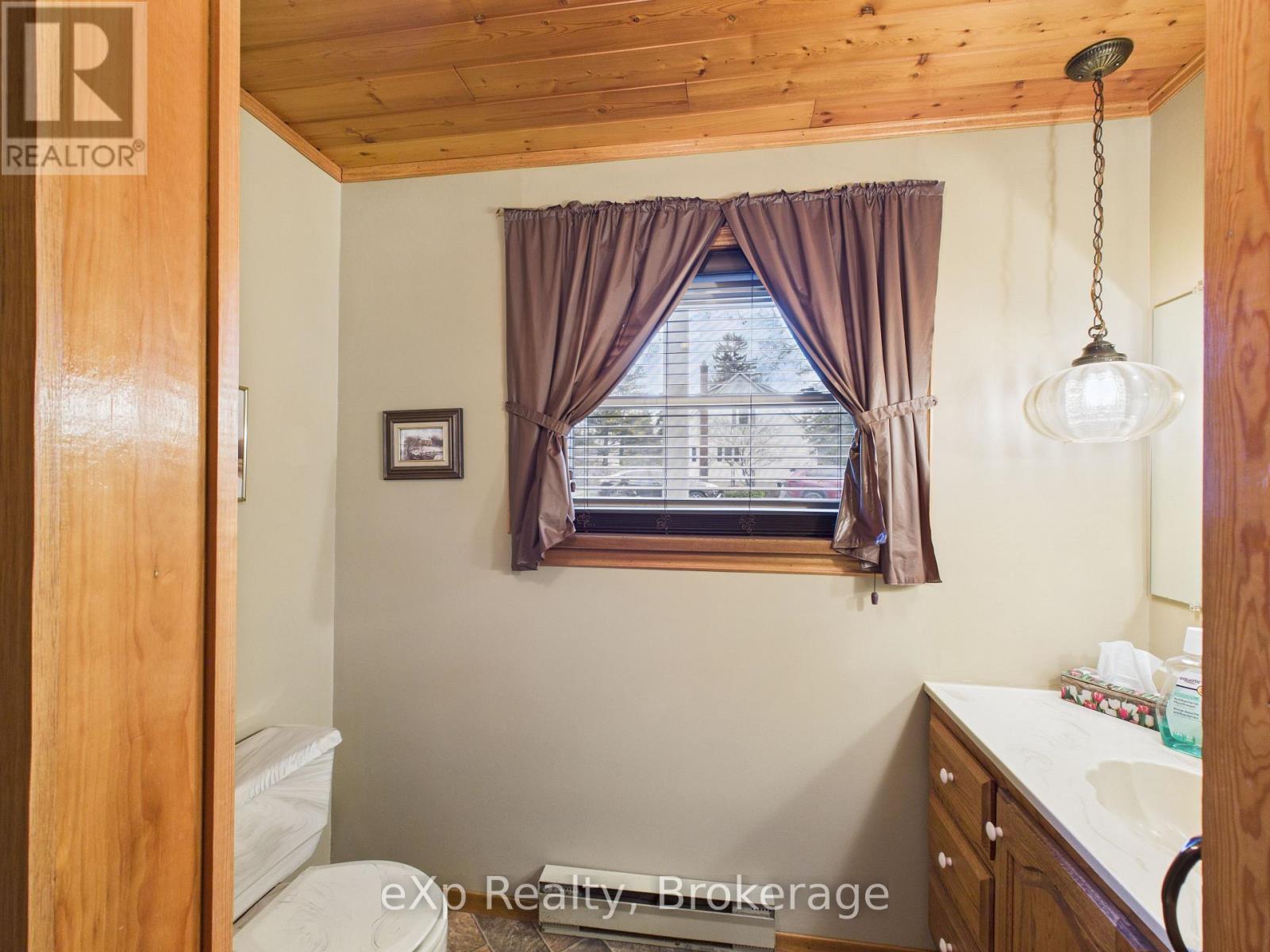 303 Mary Street Property Photo 23
