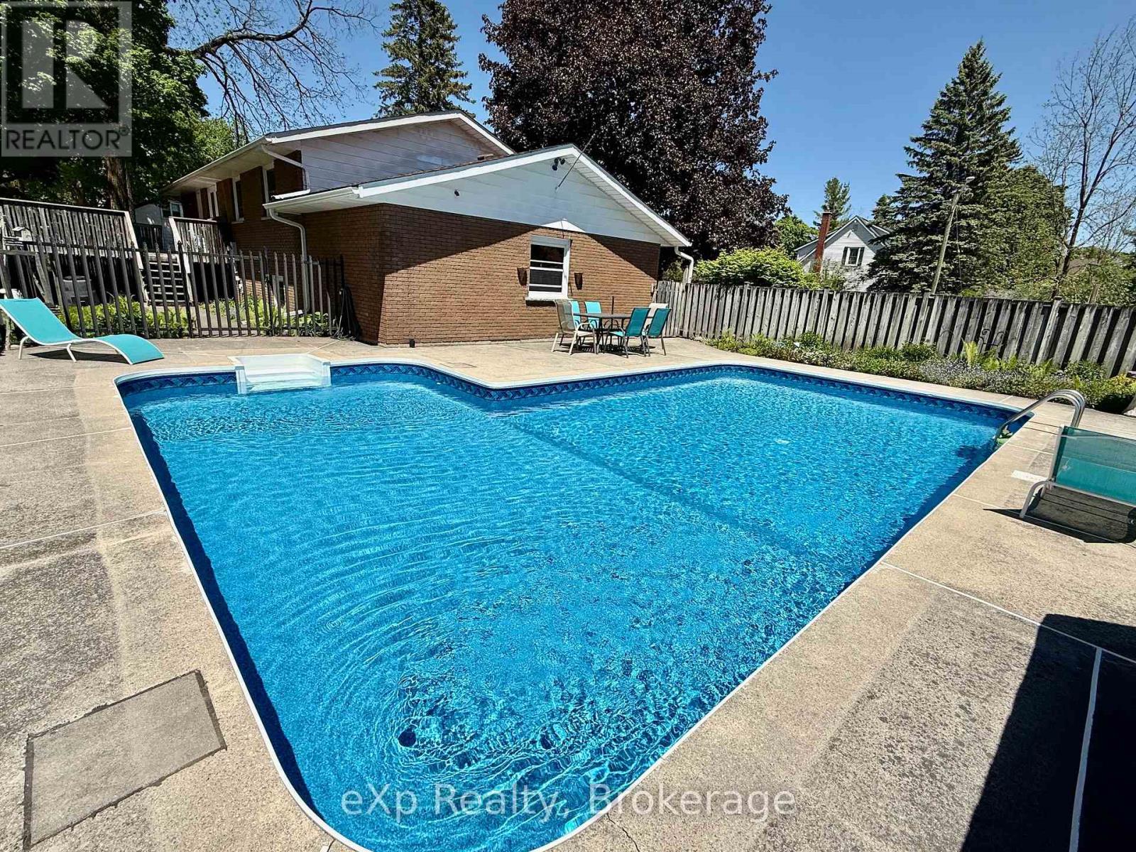 303 Mary Street Property Photo 30