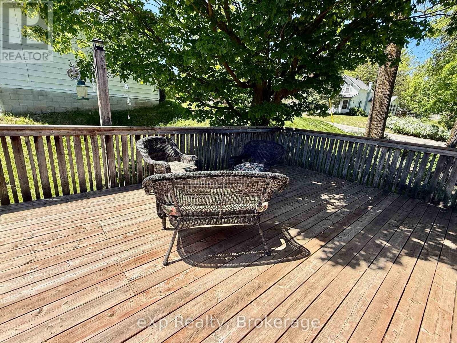 303 Mary Street Property Photo 32