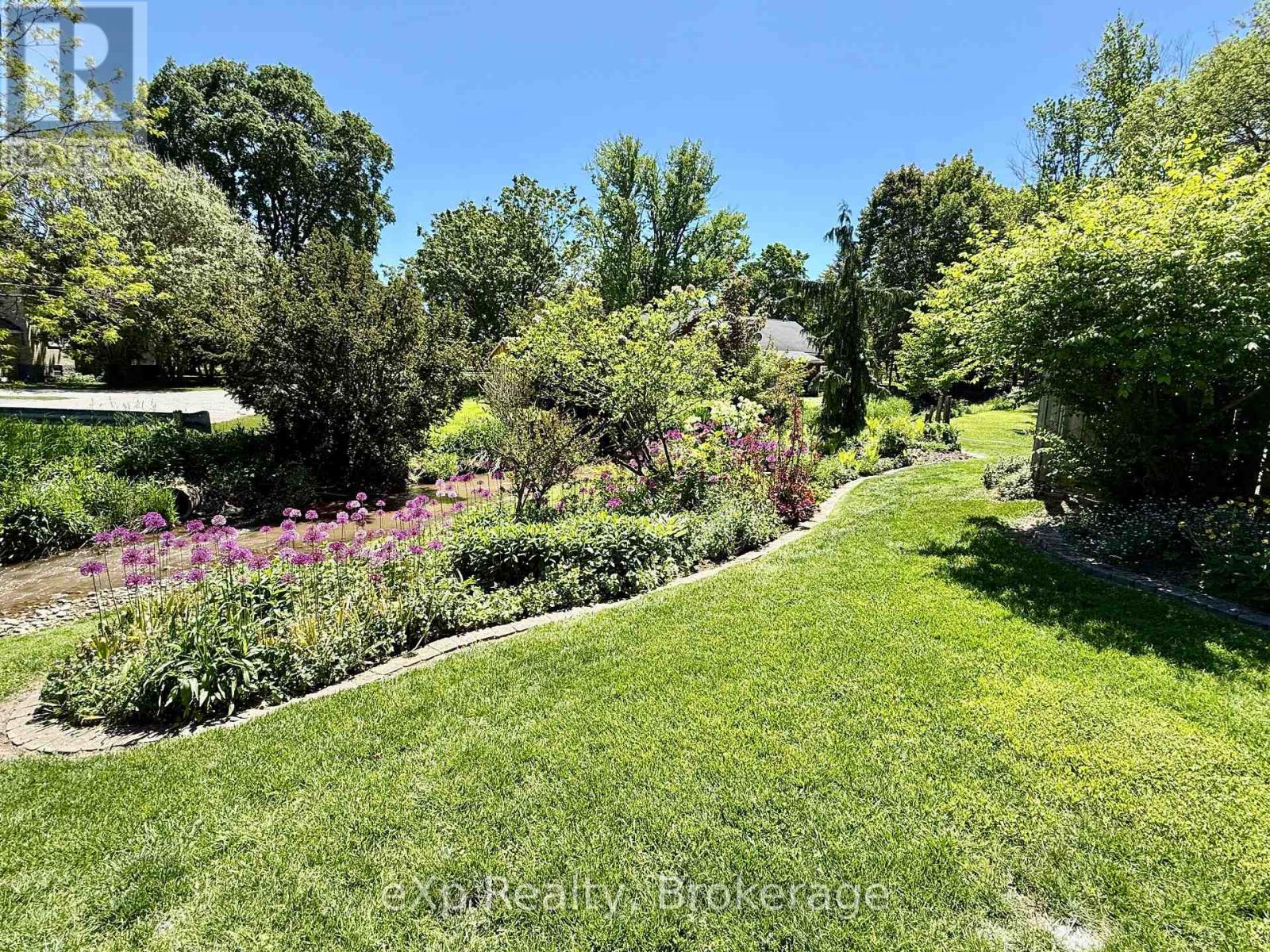 303 Mary Street Property Photo 34