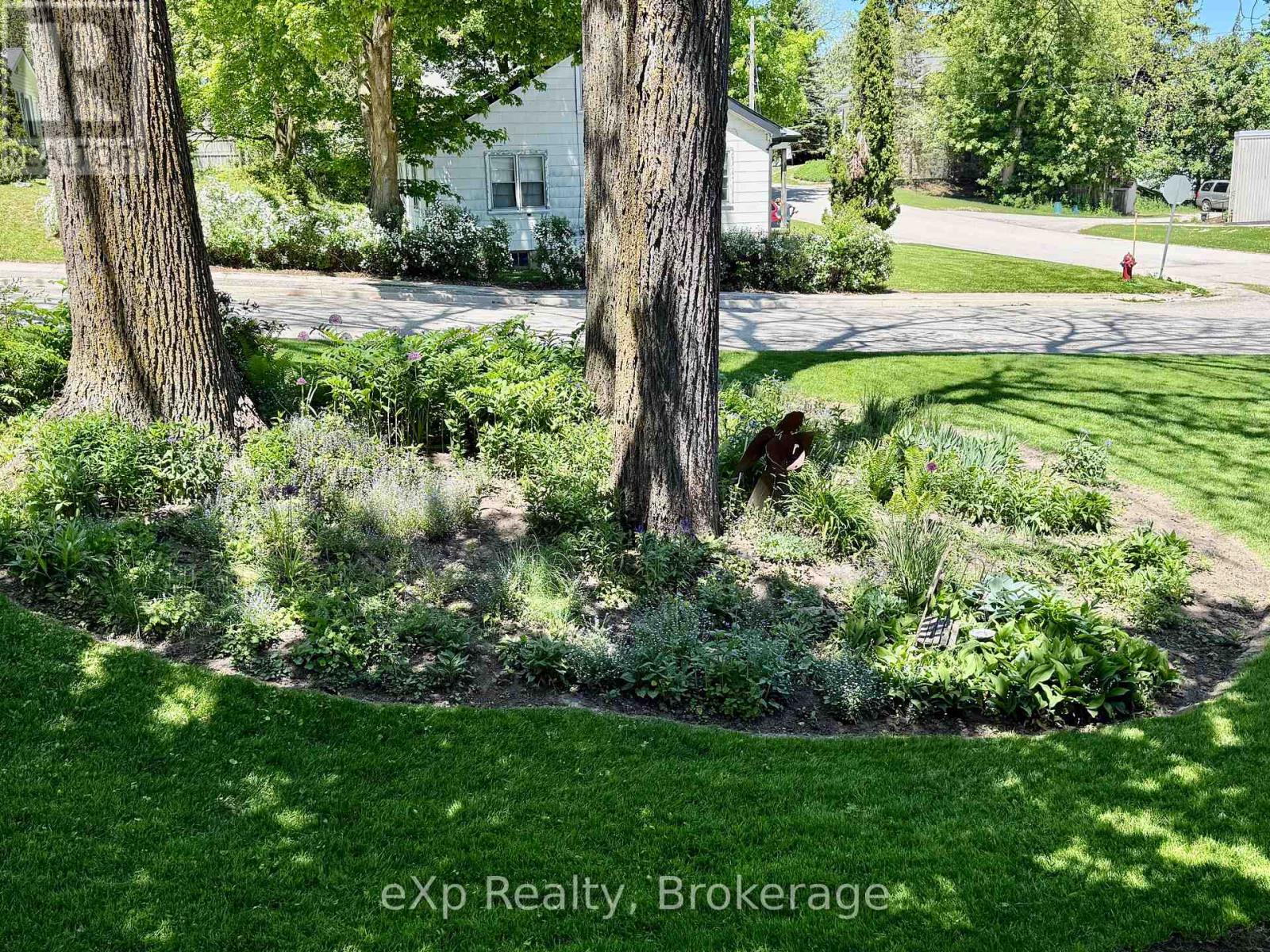 303 Mary Street Property Photo 35
