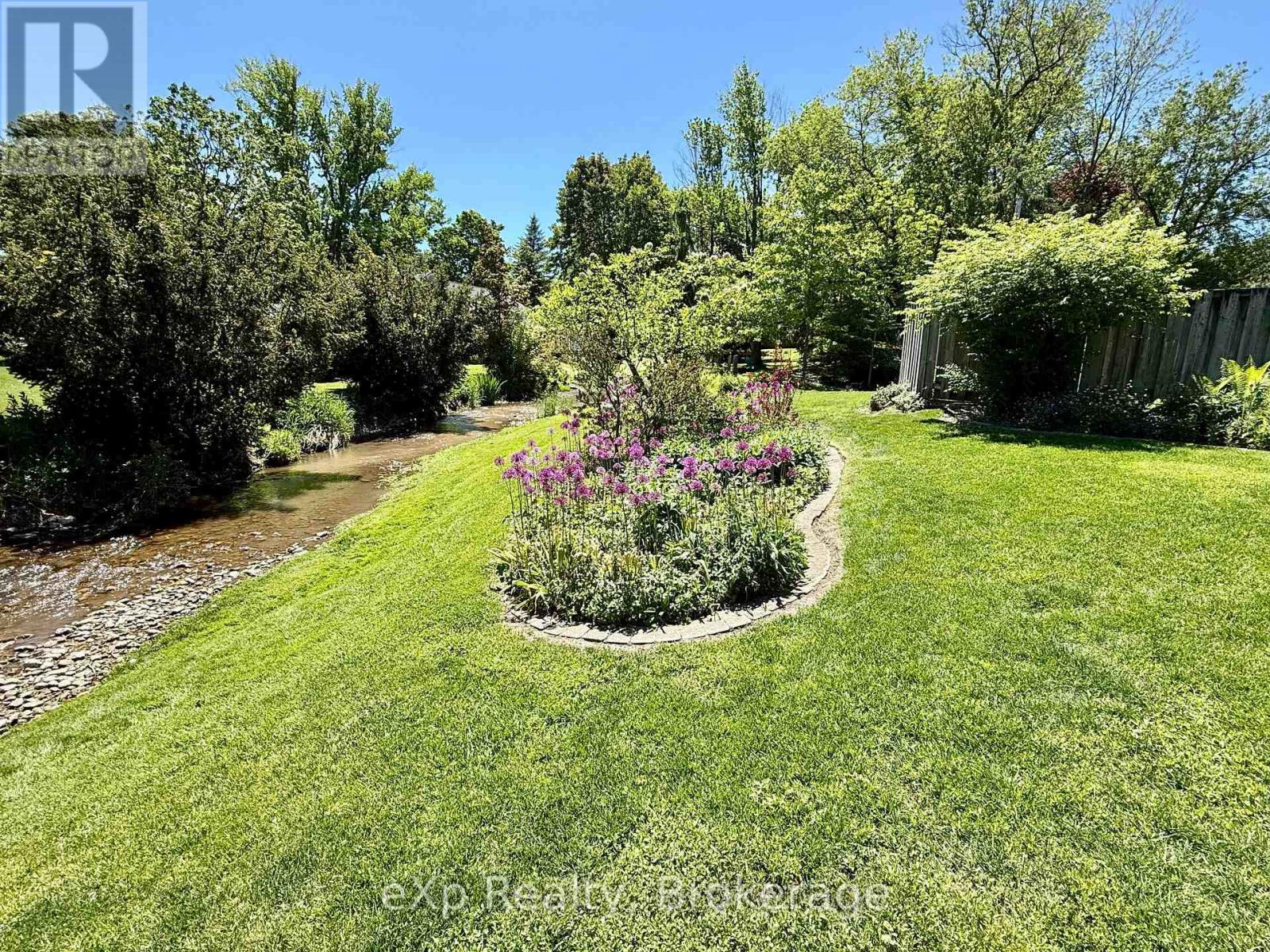 303 Mary Street Property Photo 37