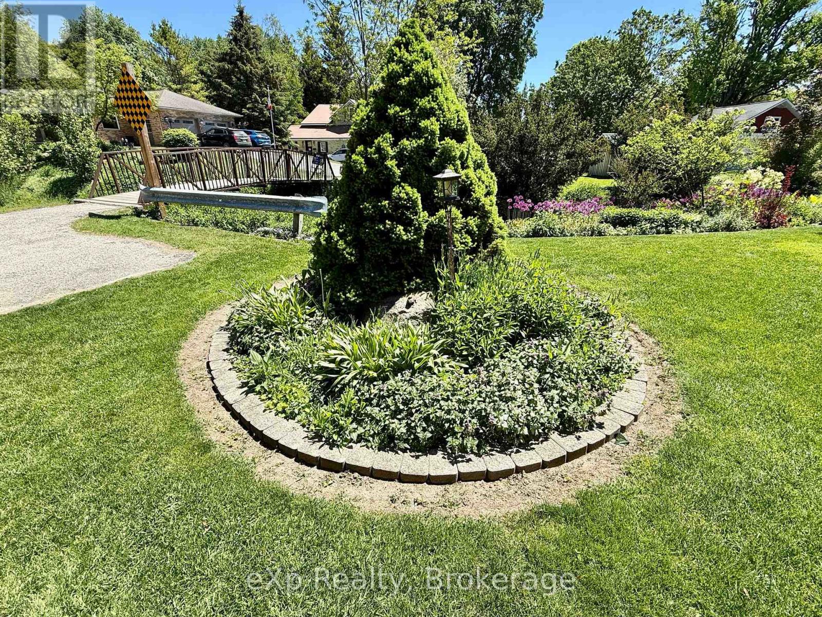 303 Mary Street Property Photo 38