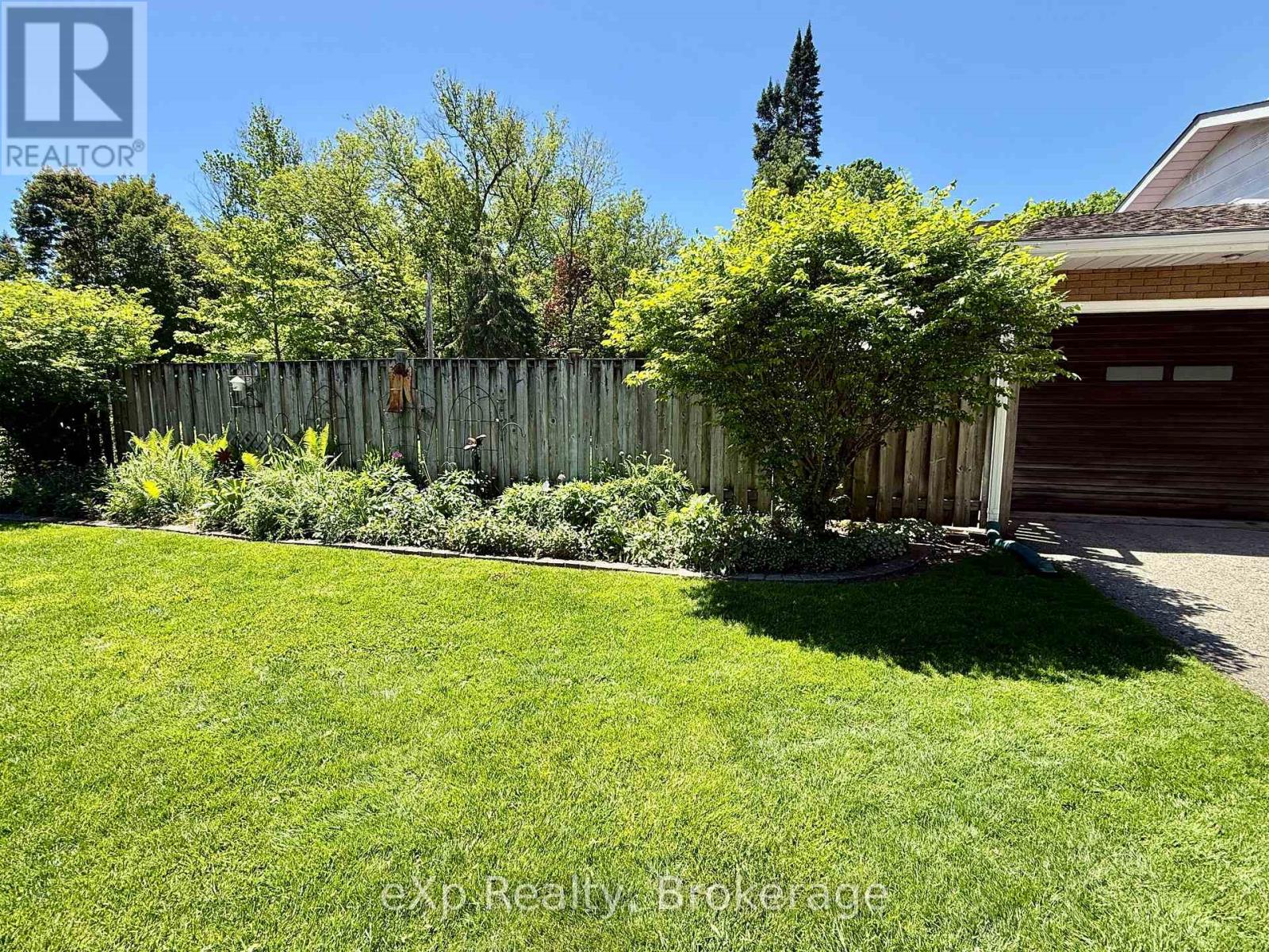 303 Mary Street Property Photo 39