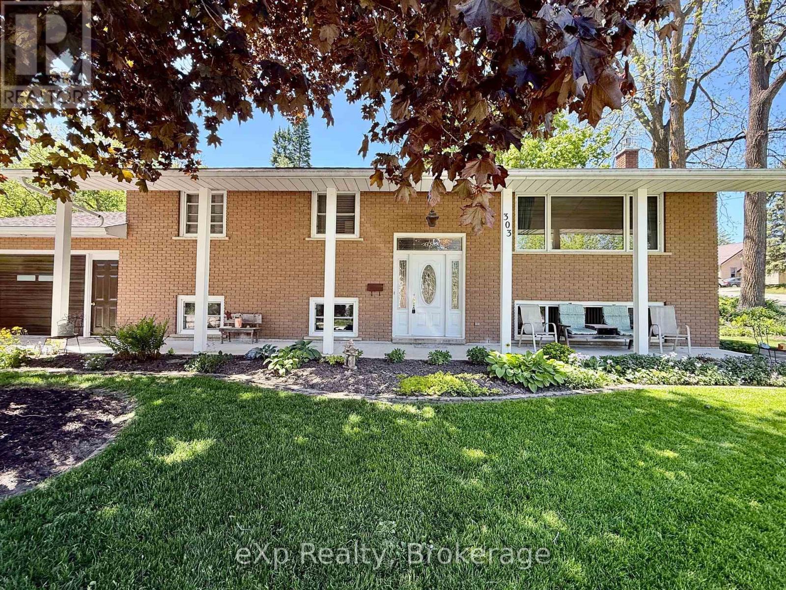 303 Mary Street Property Photo 41