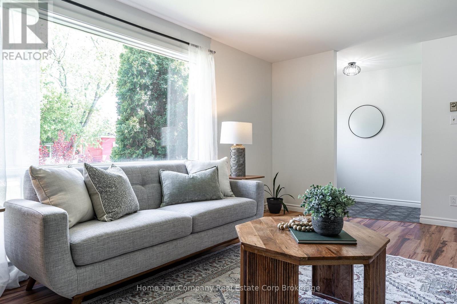 50 Dufferin Street Property Photo 6