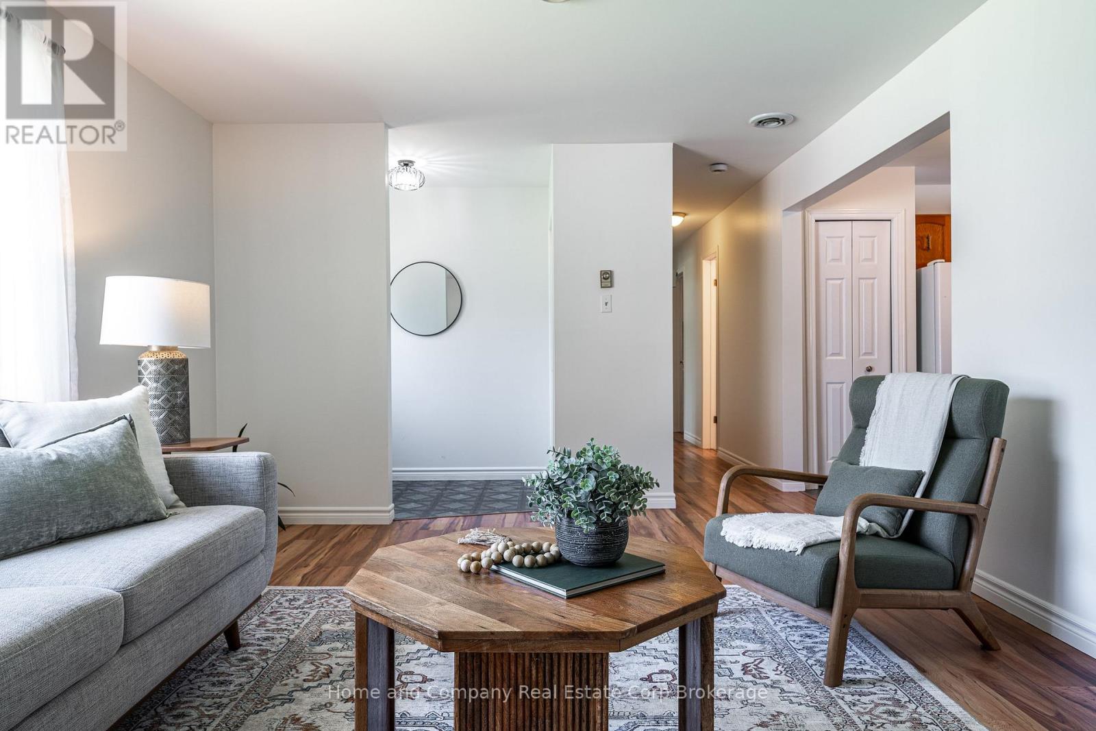50 Dufferin Street Property Photo 7
