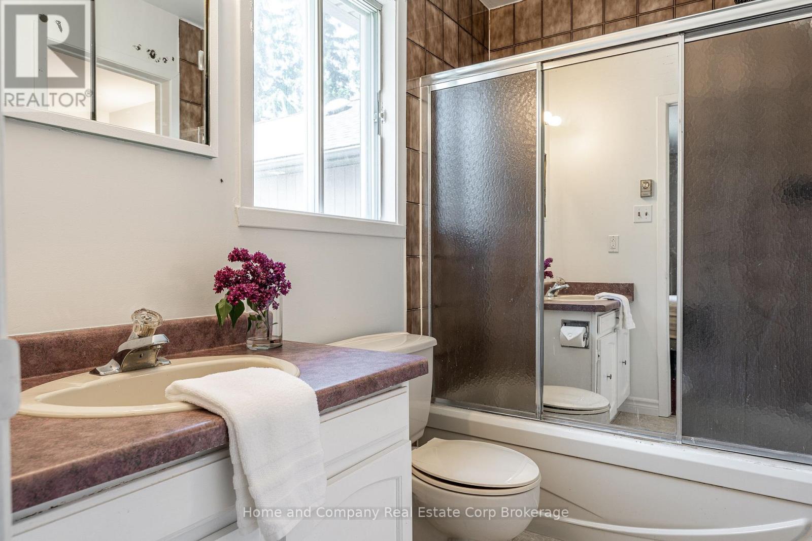 50 Dufferin Street Property Photo 19